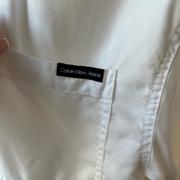 CALVIN KLEIN JEANS Cropped Long Sleeve White Shirt in XS - Picture 7 of 11